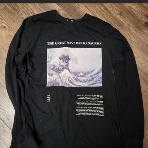 Long sleeve graphic tee